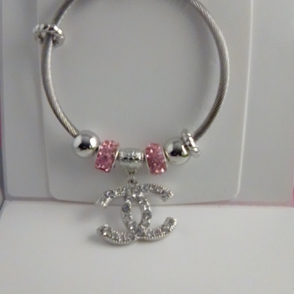 Elegant Silver and Pink Charm Bracelet - Picture 3 of 4